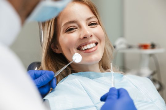 Professionelle Zahnreinigung (PZR) – Für ein strahlendes Lächeln und gesunde Zähne